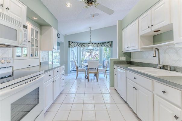 Dining room, Interior, Kitchen, Pendant Lights, Recessed Lighting