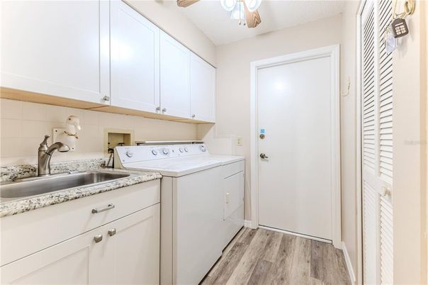 Interior, Washer, Wood Texture Flooring