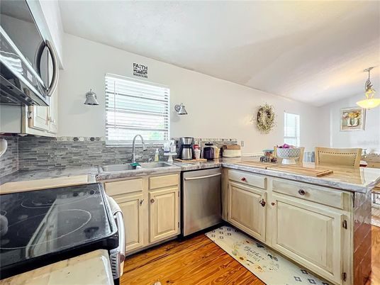 Interior, Kitchen, Pendant Lights, Wood Texture Flooring