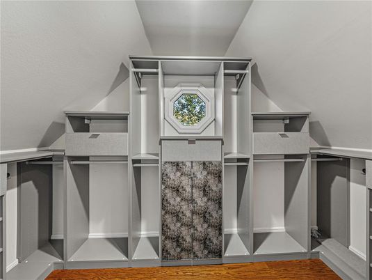 Interior, Walk-in Closets, Wood Texture Flooring