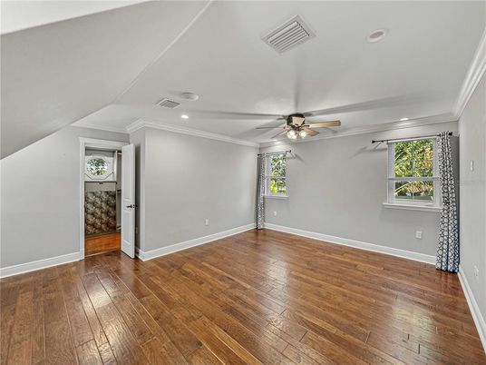 Empty room, Interior, Recessed Lighting, Wood Texture Flooring