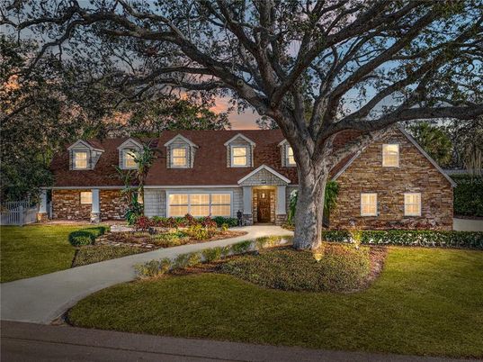 Backyard, Exterior, Facade, Brick Facade, Brick Traditional