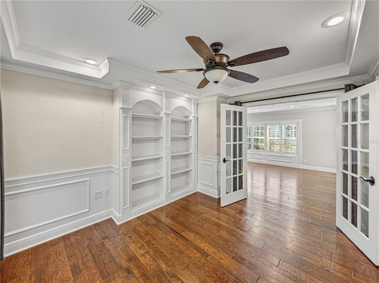 Empty room, Interior, Recessed Lighting, Wood Texture Flooring