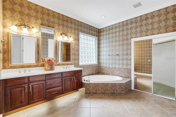 Bathroom, Dual Sink Vanities, Interior, Recessed Lighting