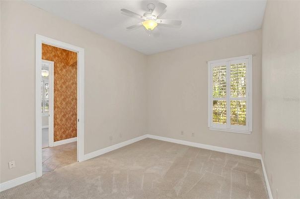 Empty room, Interior