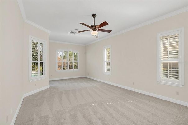 Empty room, Interior