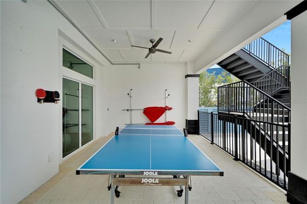 Game Room, Interior