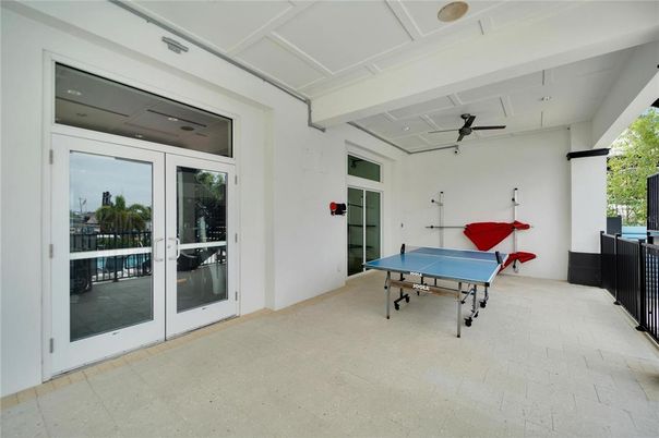 Game Room, Interior