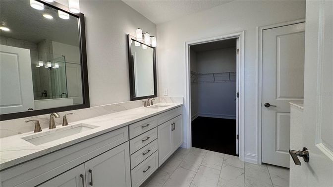 Bathroom, Dual Sink Vanities, Interior, Marble, Walk-in Closets