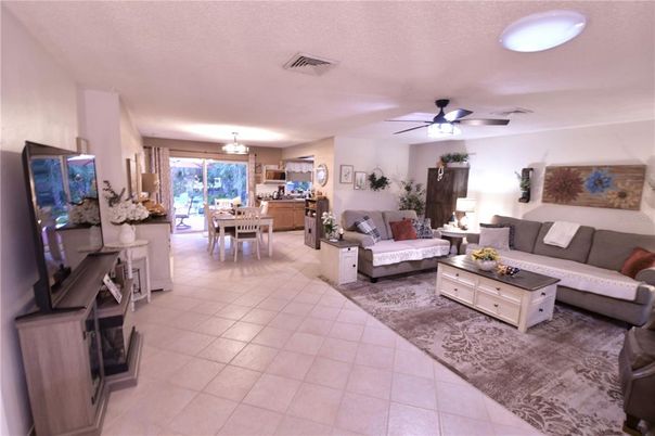 Dining room, Interior, Living room, Pendant Lights