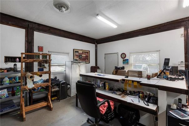Home Office, Interior