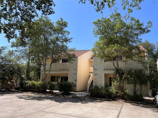 Exterior, Facade, Modern