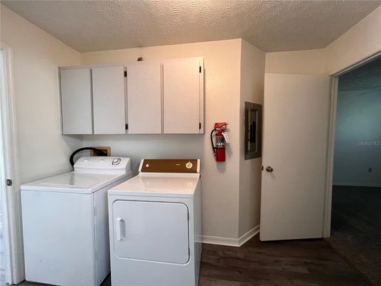 Interior, Utility Closets, Washer, Wood Texture Flooring