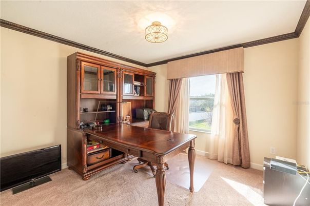 Home Office, Interior