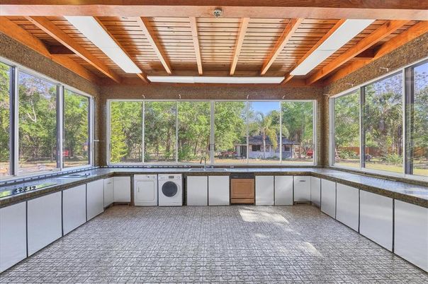 Interior, Washer, Wooden Beams, Wooden Ceilings