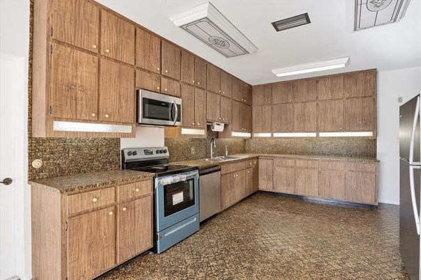 Interior, Kitchen, Stainless Steel Appliances