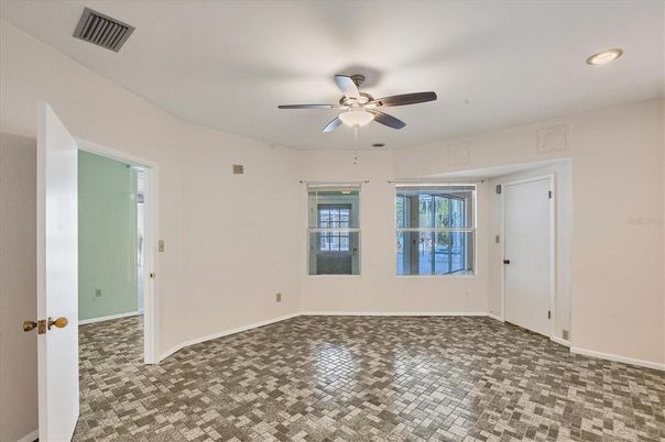 Empty room, Interior, Recessed Lighting