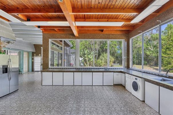 Interior, Kitchen, Washer, Wooden Beams, Wooden Ceilings