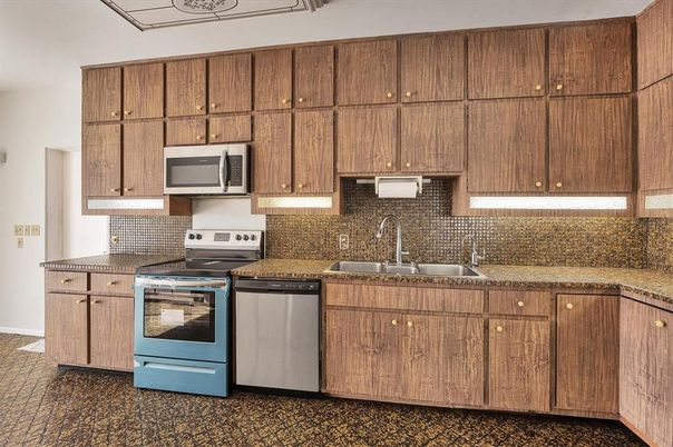 Interior, Kitchen, Stainless Steel Appliances