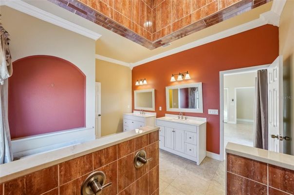 Bathroom, Dual Sink Vanities, Interior