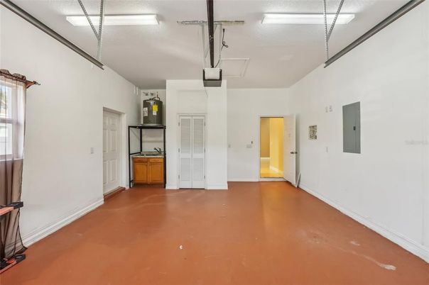 Empty room, Garage, Interior