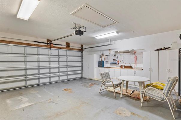 Garage, Interior