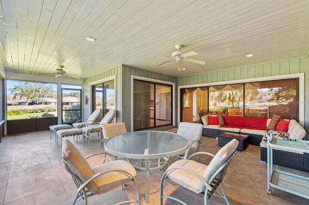 Dining room, Interior, Living room, Recessed Lighting