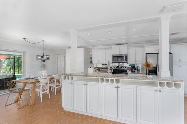 Dining room, Interior, Kitchen, Pendant Lights, Recessed Lighting, Stainless Steel Appliances
