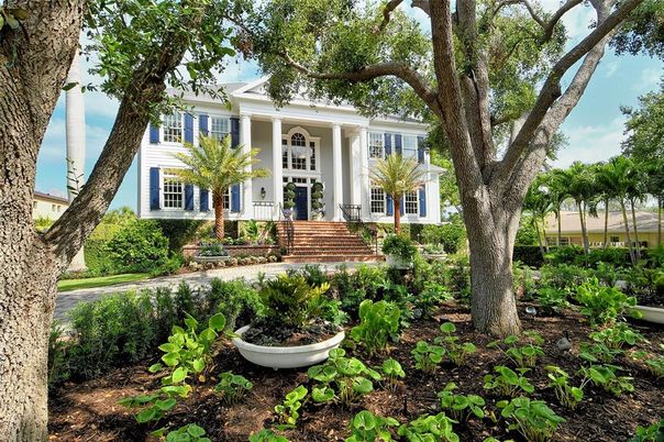 Backyard, Exterior, Facade, Georgian