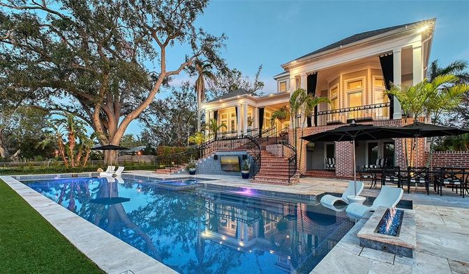 Exterior, Pool