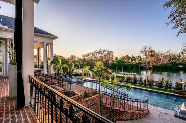 Exterior, Lake, Pool, Water