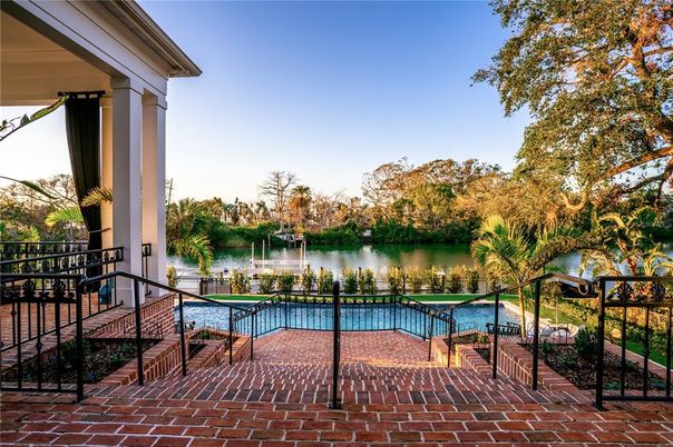 Exterior, Pool, Water