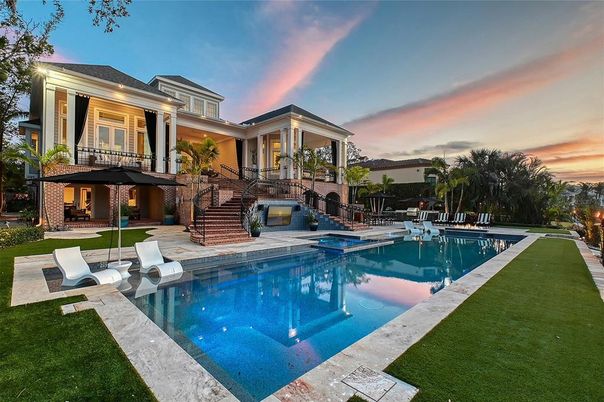 Exterior, Pool