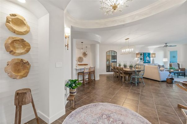 Chandelier, Dining room, Interior, Living room, Pendant Lights, Recessed Lighting
