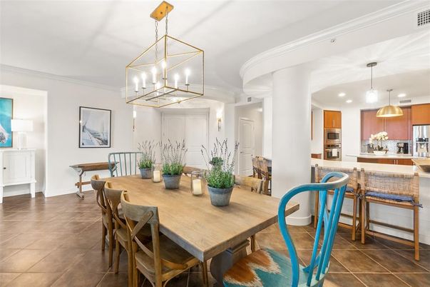 Dining room, Interior, Kitchen, Pendant Lights, Recessed Lighting, Stainless Steel Appliances