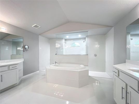 Bathroom, Dual Sink Vanities, Interior, Recessed Lighting