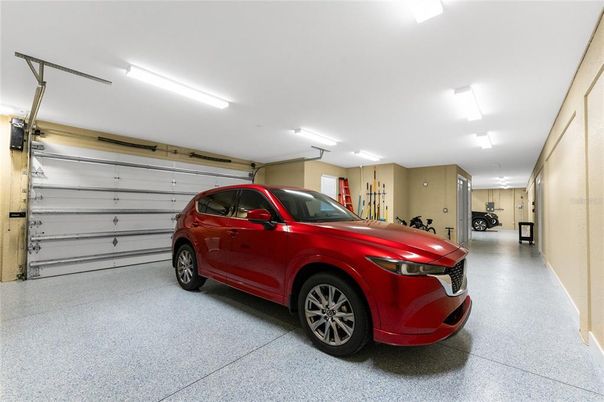 Garage, Interior