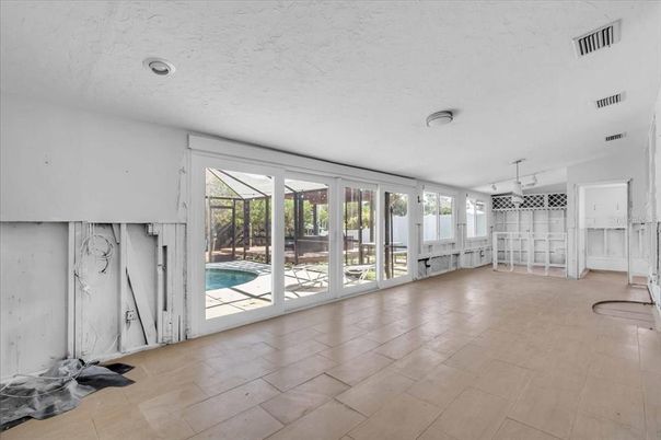 Empty room, Interior, Recessed Lighting