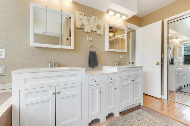 Bathroom, Dual Sink Vanities, Interior, Wood Texture Flooring