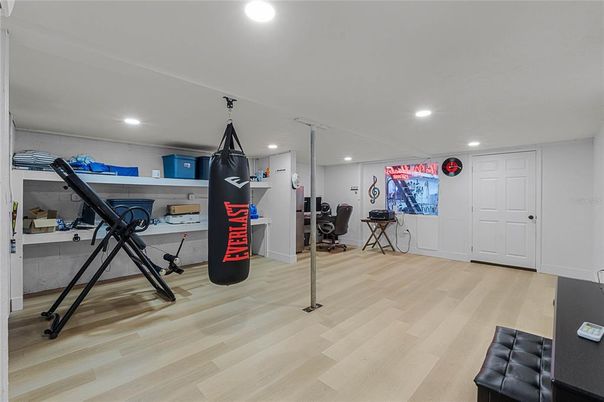 Fitness Equipment, Interior, Recessed Lighting, Wood Texture Flooring