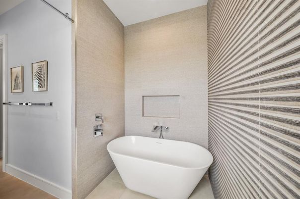 Bathroom, Free Standing Baths, Interior