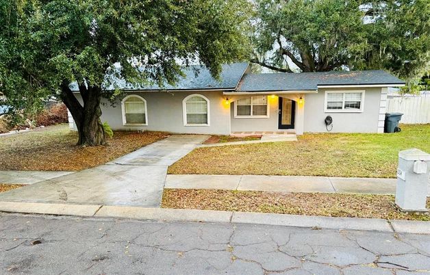Backyard, Exterior, Facade, Ranch