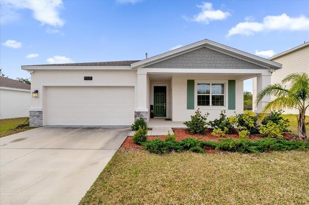 Attached, Exterior, Facade, American Craftsman
