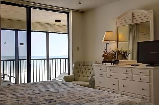 Bedroom, Interior, Water