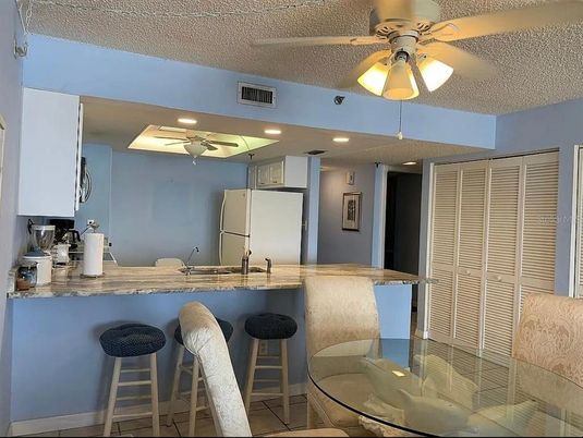 Dining room, Interior, Kitchen, Recessed Lighting