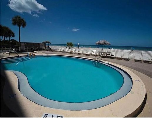 Exterior, Pool, Water