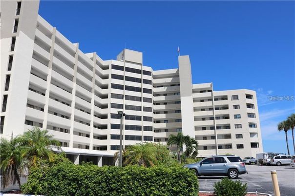 Exterior, Facade, Condo Building