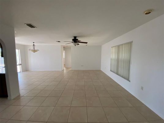 Empty room, Interior, Pendant Lights