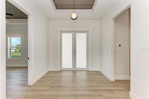Empty room, Interior, Pendant Lights, Wooden Ceilings, Wood Texture Flooring