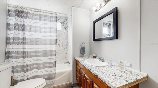 Bathroom, Interior, Tile Countertops